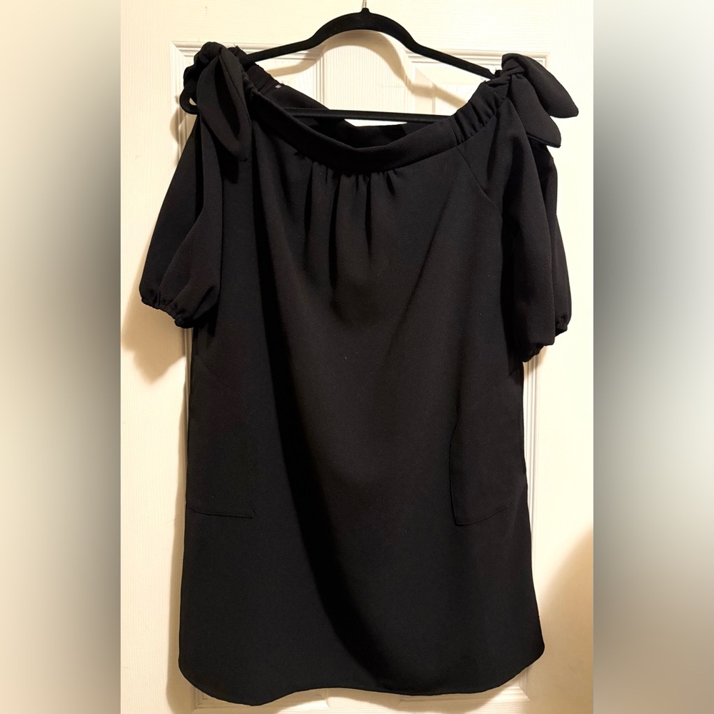 Elegant Black Dress with Puff Sleeves